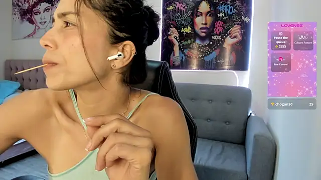 andykiuty online show from October 28, 8:57 pm