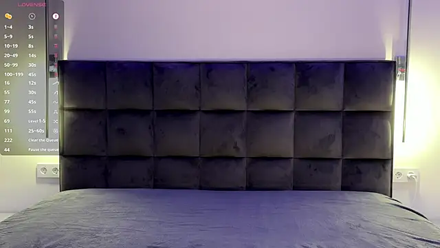 NotElis online show from March 21, 2:11 pm