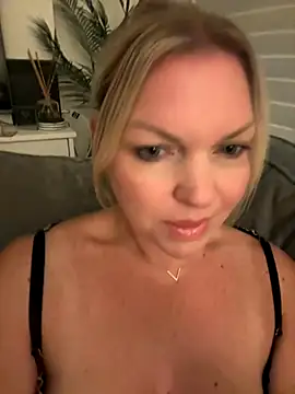 sedymilf online show from October 31, 3:19 am