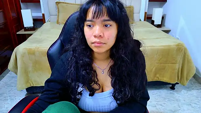 laureentt  online show from November 26, 3:40 am