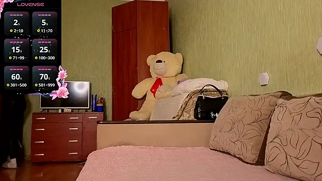 Black or white ANGEL online show from April 10, 4:57 pm