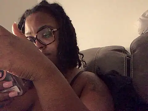 SweetHoneyBunz online show from July 15, 3:11 am