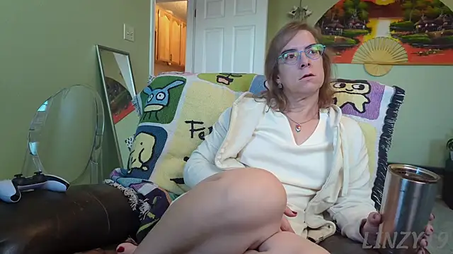 Linzy 19 online show from September 22, 1:31 pm