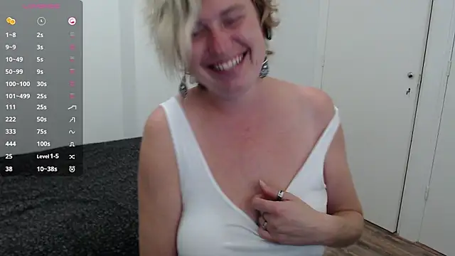 Snapshot of cumfun chatting on October 15, 5:48 pm cumfun online show from October 15, 5:48 pm