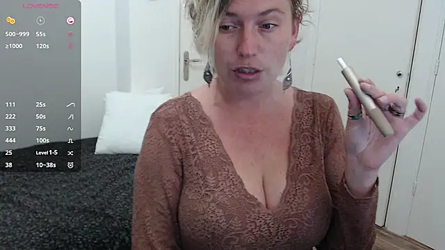 Snapshot of cumfun chatting on October 5, 1:49 pm cumfun online show from October 5, 1:49 pm