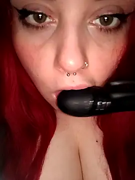 Snapshot of persefone97 chatting on September 16, 7:44 pm persefone97 online show from September 16, 7:44 pm