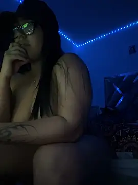 Margiee12 online show from May 7, 5:34 am