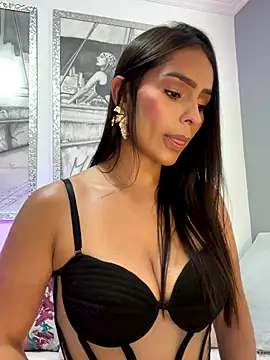 Snapshot of Mau_White chatting on October 19, 6:21 pm Mau White online show from October 19, 6:21 pm