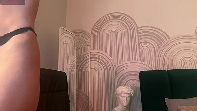 viviann evans online show from April 17, 12:46 am