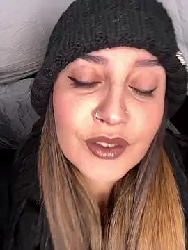 Novababy18 online show from January 18, 9:33 pm