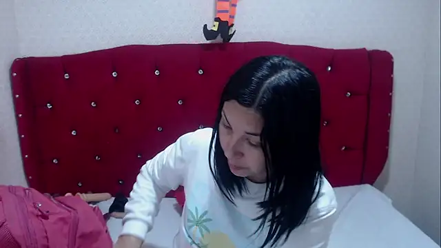Snapshot of AdaFawxx chatting on October 15, 3:53 am AdaFawxx online show from October 15, 3:53 am