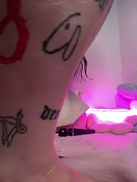 Mona-Peaches online show from February 28, 3:55 pm