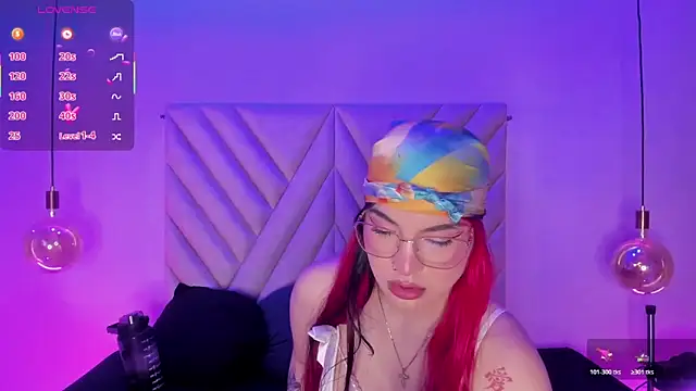 EmmaSwift  online show from December 4, 3:31 am