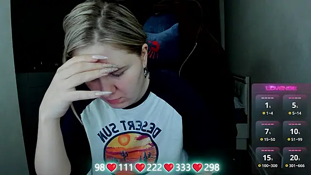 Olivia Munk online show from March 26, 4:03 am