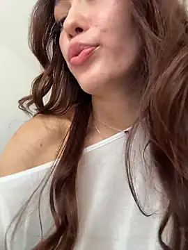 MichelleFerry  online show from June 27, 10:16 pm