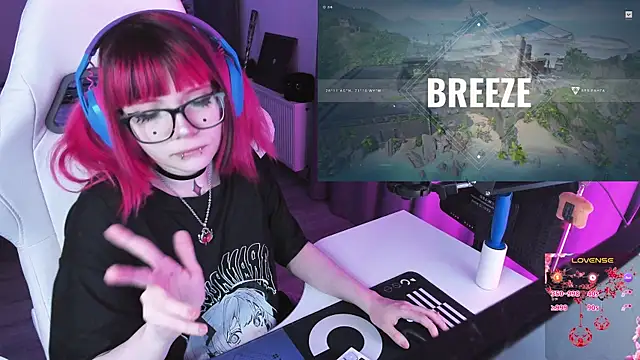 Yumi Youkai online show from April 15, 8:09 pm