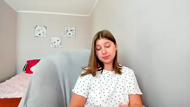 Snapshot of Dashechka chatting on October 15, 9:45 am Dashechka online show from October 15, 9:45 am