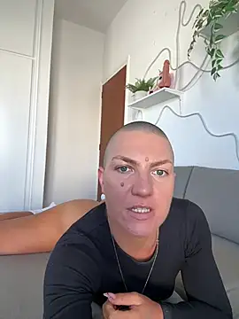 PaulinaSchubert1 online show from April 7, 1:13 pm