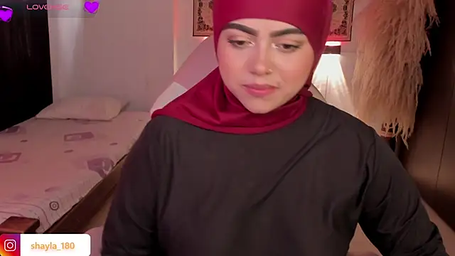 shayla 18 online show from December 16, 8:26 pm