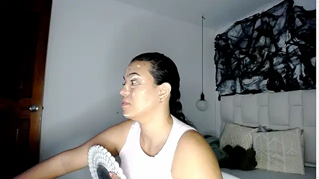 tiffany  pink online show from October 13, 8:33 pm