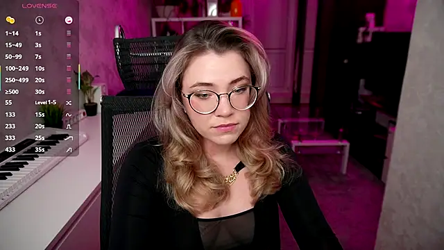 Snapshot of RemyCute chatting on September 27, 7:32 pm RemyCute online show from September 27, 7:32 pm