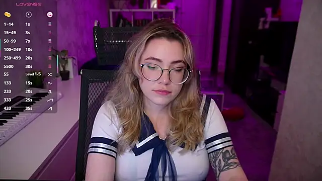 Snapshot of RemyCute chatting on September 18, 7:34 pm RemyCute online show from September 18, 7:34 pm