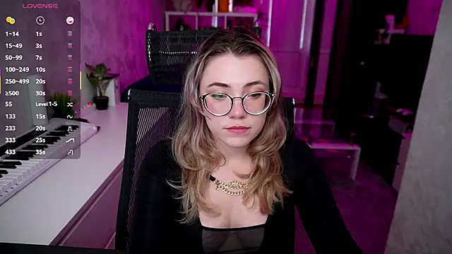 Snapshot of RemyCute chatting on September 14, 2:59 pm RemyCute online show from September 14, 2:59 pm