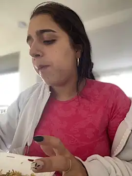 Alicia Ruiz online show from October 22, 8:03 pm