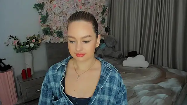 MiracleCurly online show from September 9, 7:35 pm