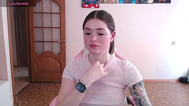 miaacatt online show from March 31, 9:42 am