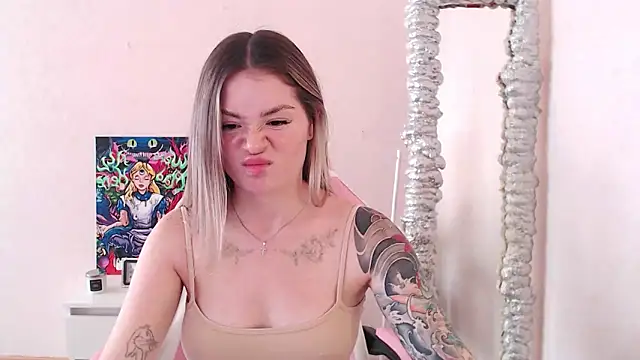 miaacatt online show from September 27, 7:59 am