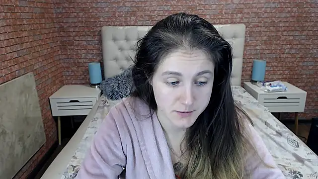 Holliy Cooper online show from October 14, 7:44 am