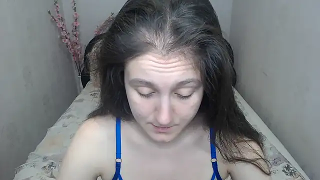 Holliy Cooper online show from July 29, 8:03 am