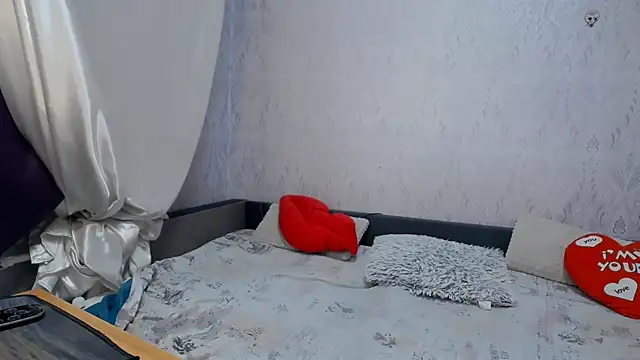 Holliy Cooper online show from February 28, 9:52 am