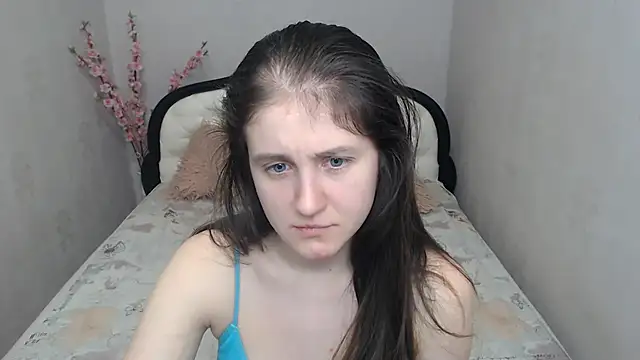 Holliy Cooper online show from April 30, 7:57 am