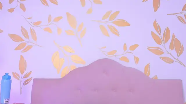 alix bay online show from December 1, 8:33 pm