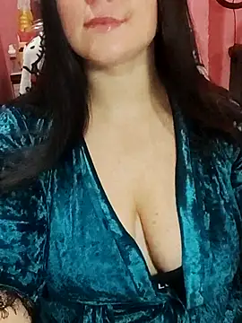 Snapshot of ErikaVlovely chatting on October 26, 9:21 pm ErikaVlovely online show from October 26, 9:21 pm