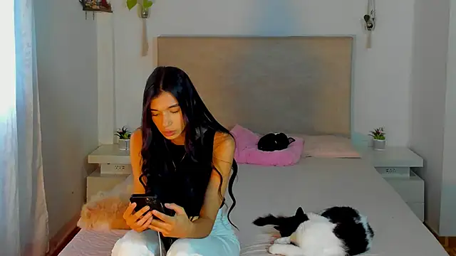 katt pelaez online show from February 2, 8:52 pm