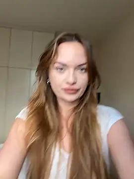 ElenaRebelle online show from April 4, 4:44 am