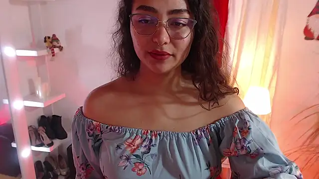  Kim  M online show from December 17, 1:59 pm