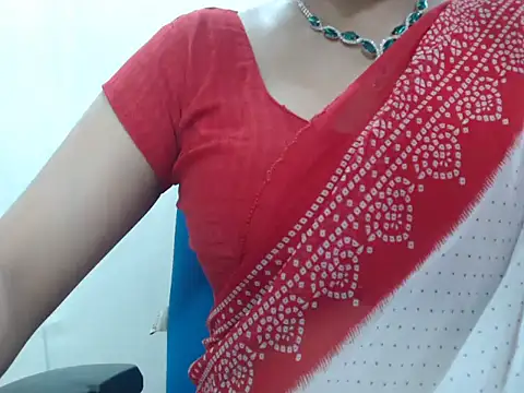 Lovely Siri 23 online show from December 1, 6:32 pm