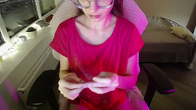 MissLinaDream online show from May 25, 8:30 pm
