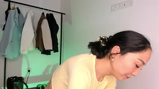 1reisatumi  online show from April 23, 12:23 pm