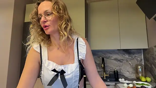 mommy nadin online show from October 11, 6:32 pm