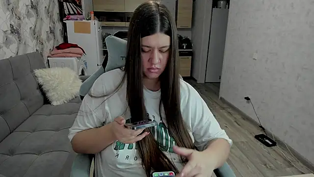 Lis Kollen online show from December 1, 1:47 pm