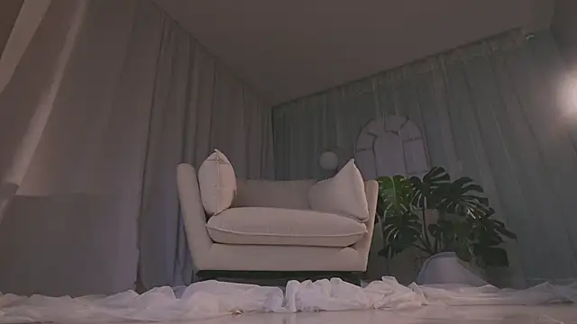 AmyArmstrong online show from April 21, 1:42 am