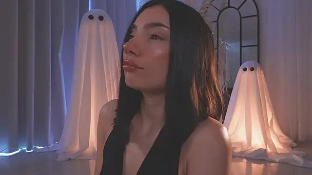 AmyArmstrong online show from October 21, 2:32 pm