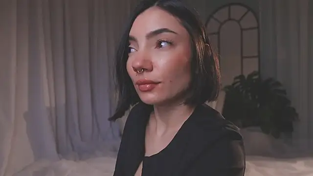 AmyArmstrong online show from March 6, 11:44 pm