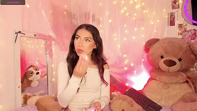 natalie jaensen online show from March 18, 11:32 pm