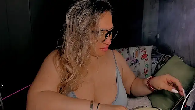 CumOnMy Tits online show from April 15, 2:12 am